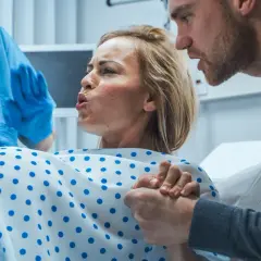 Koktajl położnych: wywoła poród, ale czy warto ryzykować?