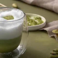 Matcha: Jak zrobić idealną piankę i smak? Uniknij błędów!